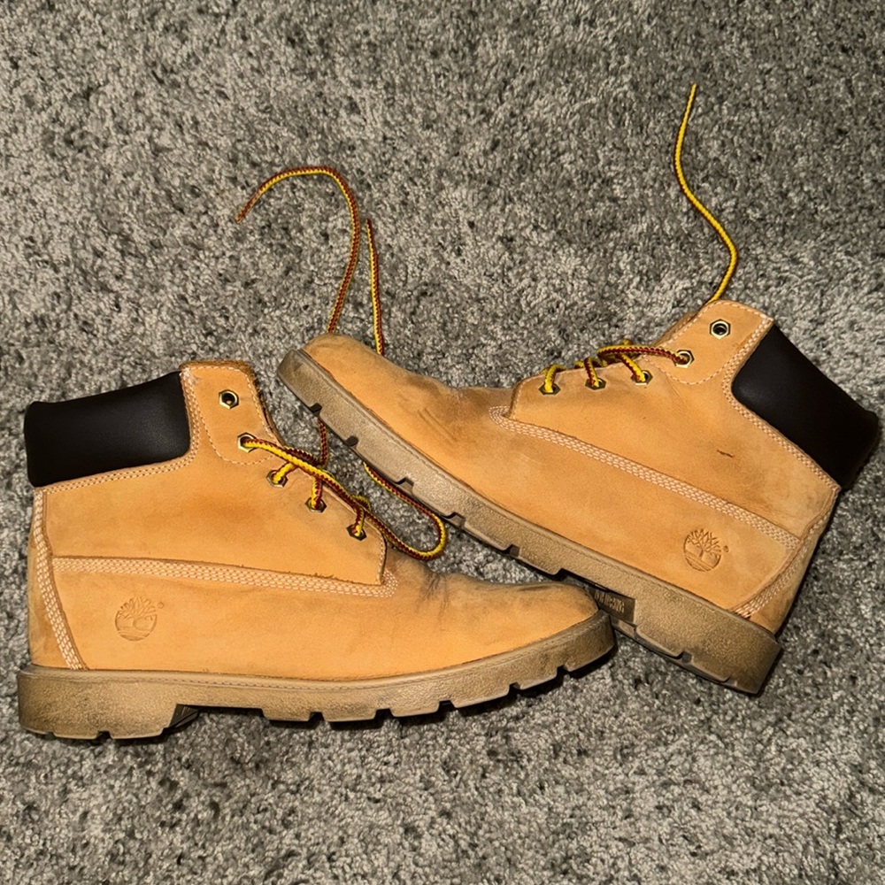Kids Wheat Nubuck Lace-Up Boots